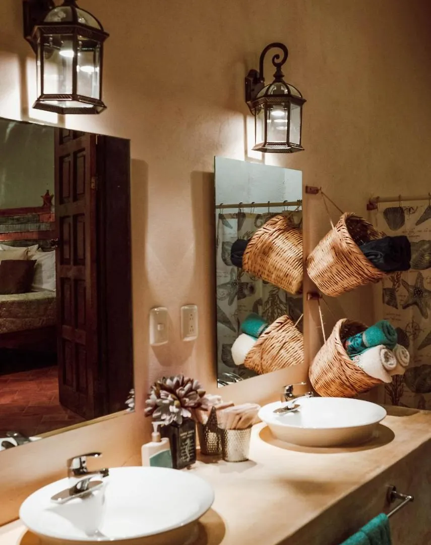 Bed & Breakfast Coco Suites & Breakfast Cozumel